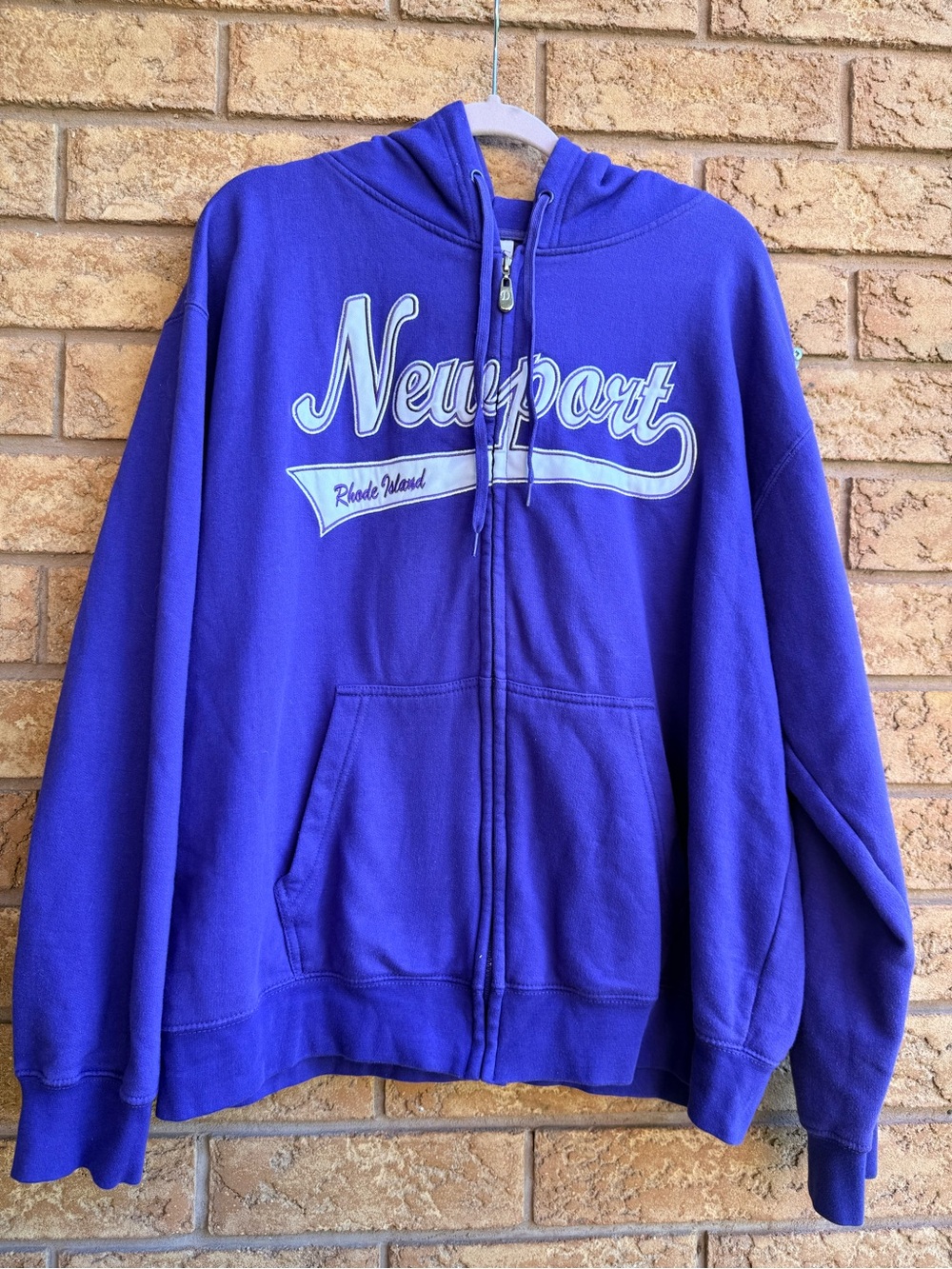 4/$25 • Dimco Apparel “Newport Rhode Island” Zip Hooded Sweater